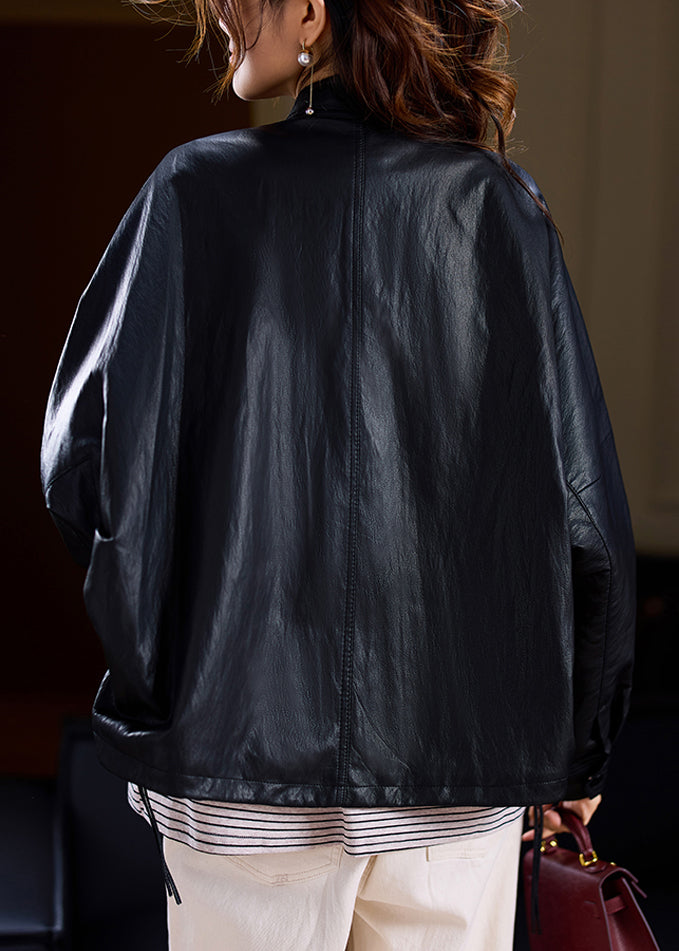 Luvik | Mustat keinonahkatakit, joissa on korkea kaulus ja vetoketju