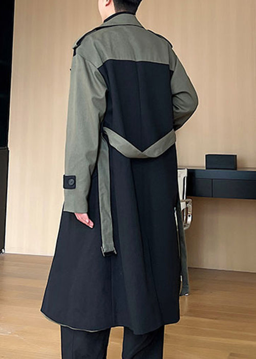 Luvik | Miesten talvikäyttöön musta patchwork-kangas trenssi, jossa on kaksinkertaiset taskut