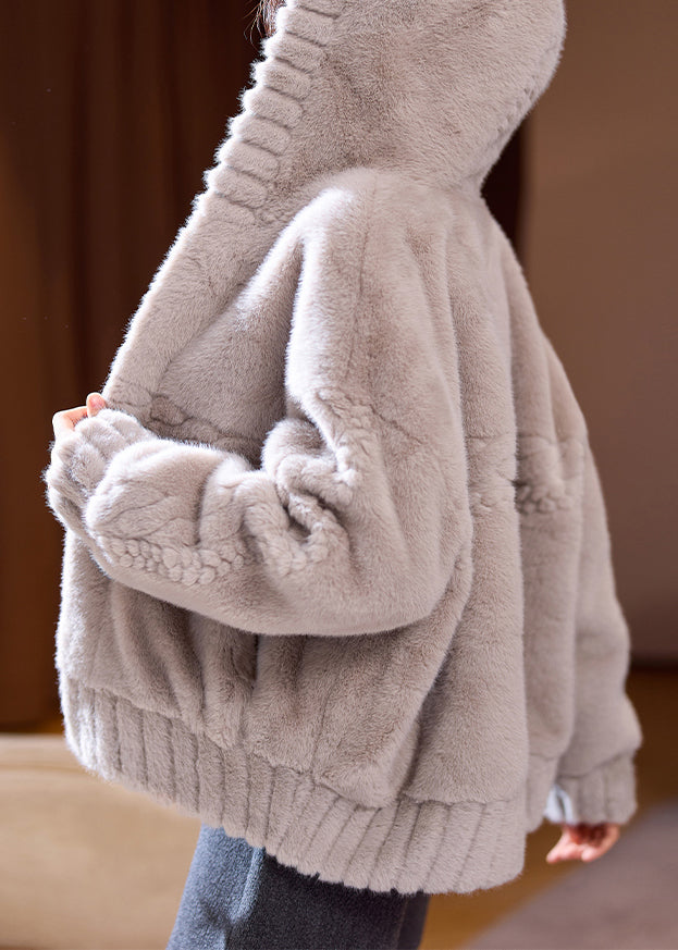 Luvik | Talvitakkia nahasta ja turkista vetoketjulla