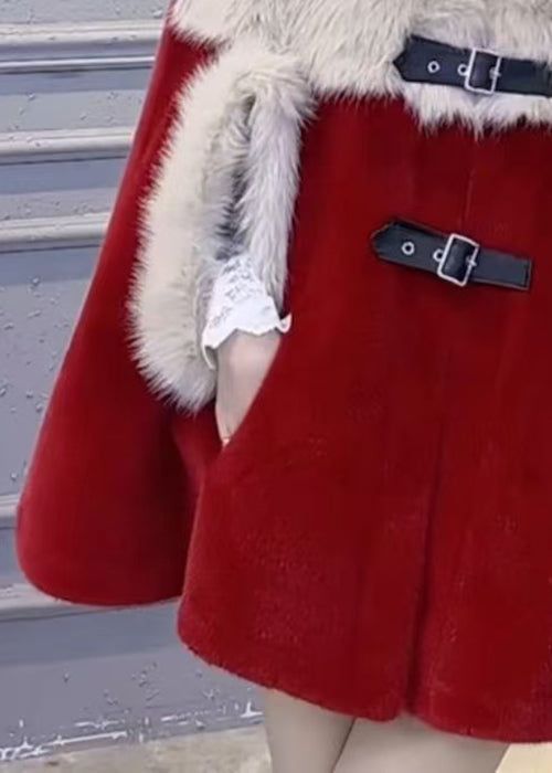 Luvik | Punaisilla häilyvillä taskuilla varustettu patchwork-takki