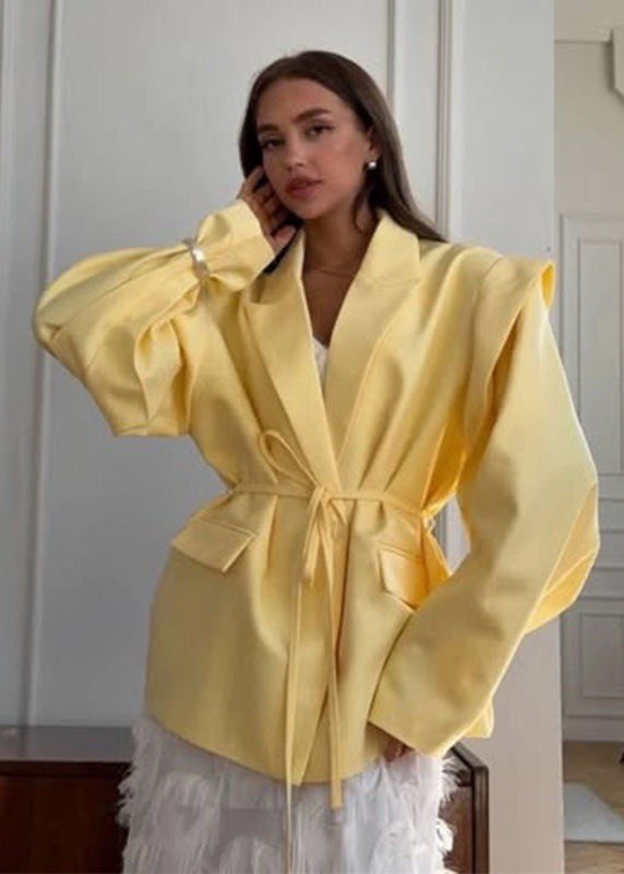 Luvik | Vartalo-onnellinen vyöblazer