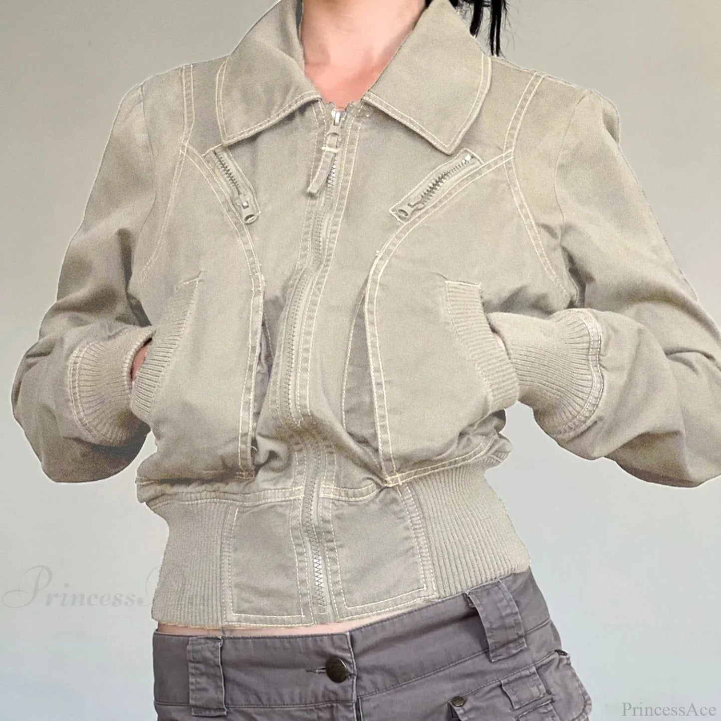 Luvik | Käytännöllinen vetoketjullinen Slim Fit taskutakki