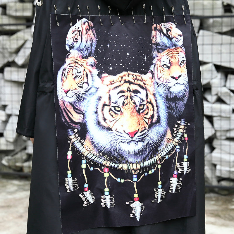 Luvik | musta suuri koko takki epäsymmetrinen hupullinen trench-coat Luvik | painetut takit vyö vyötärö