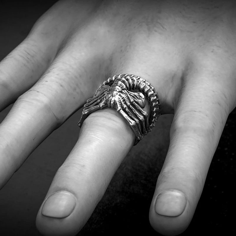 Luvikno | Alien-Facehugger-Ring