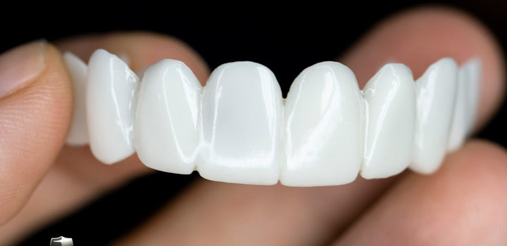 Smile Lens – Justerbar hvit tannprotese for umiddelbar smilkorreksjon | Luvikno