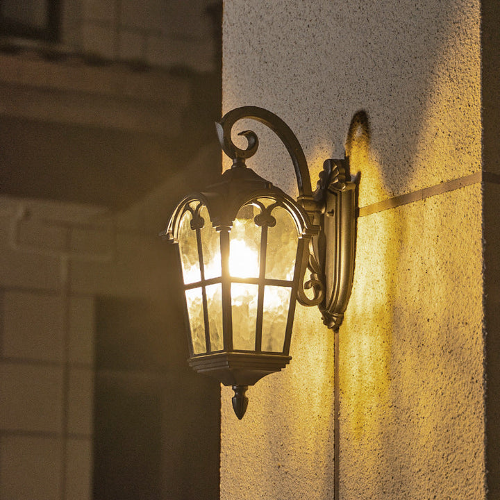 Tradisjonell europeisk kvadrilateral vindusformet aluminiums glass 1-lyskilde vegglampe for utendørs patio | Luvikno