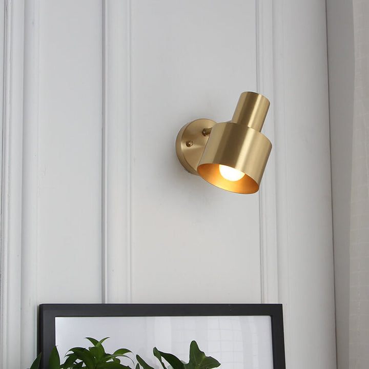 Moderne Gullvegglampe - Minimalistisk Metalldesign for Luksuriøse Interiører | Luvikno