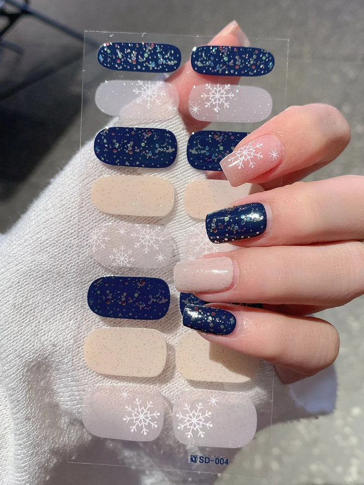 GlitzNail – Festive Christmas Nails Rask, Komplett Uten Salong Luvikno