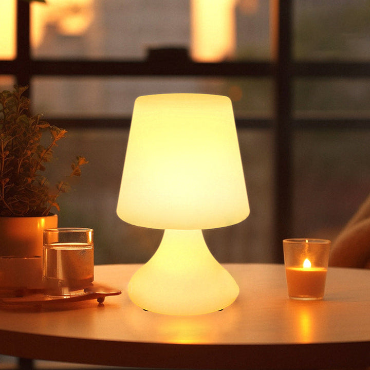 Moderne minimalistisk PE-koppform USB LED bordlampe nattlys for utendørs patio | Luvikno