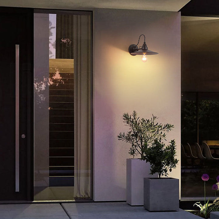 Moderne industriell vanntett metallplate bolle 1-lys vegglampe for utendørs patio | Luvikno