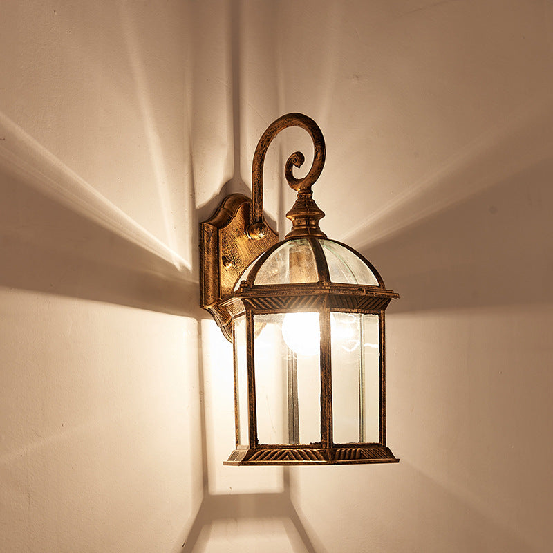 Tradisjonell Vintage Hexagonal Slott Aluminiums Glass 1-Lys Utendørs Vegglys Lampe For Hage | Luvikno