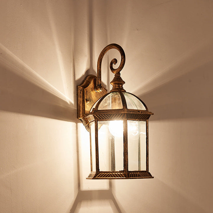 Tradisjonell Vintage Hexagonal Slott Aluminiums Glass 1-Lys Utendørs Vegglys Lampe For Hage | Luvikno
