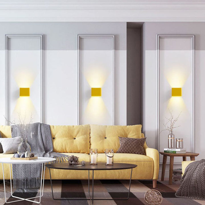 Firkantet vegglampe med unikt design Luvikno