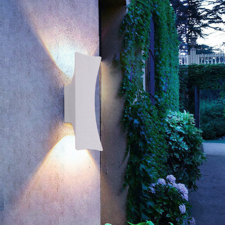 Moderne Enkle Rektangulære Buede LED Utendørs Vanntette Vegglampe | Luvikno