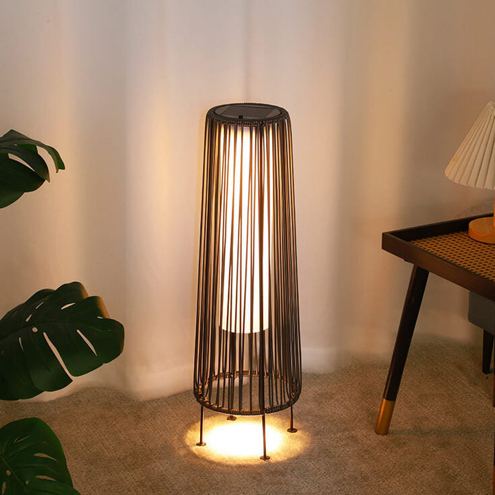 Moderne Minimalistiske Solvannavvisende Runde Vertikale Trekkstrippe Jern Rattan LED Stående Gulvlampe For Utendørs Patio | Luvikno