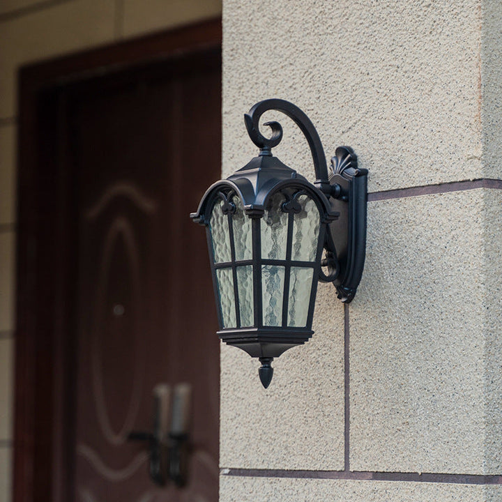 Tradisjonell europeisk kvadrilateral vindusformet aluminiums glass 1-lyskilde vegglampe for utendørs patio | Luvikno