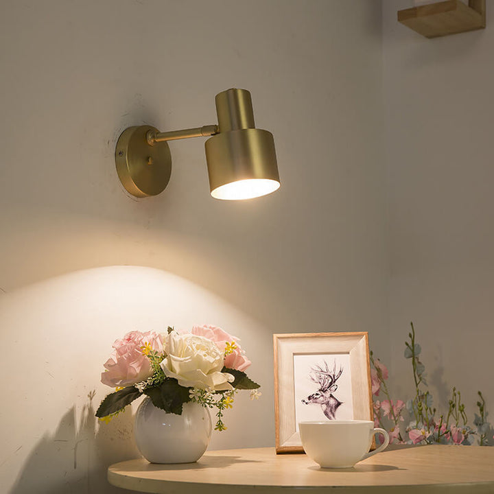 Moderne Gullvegglampe - Minimalistisk Metalldesign for Luksuriøse Interiører | Luvikno