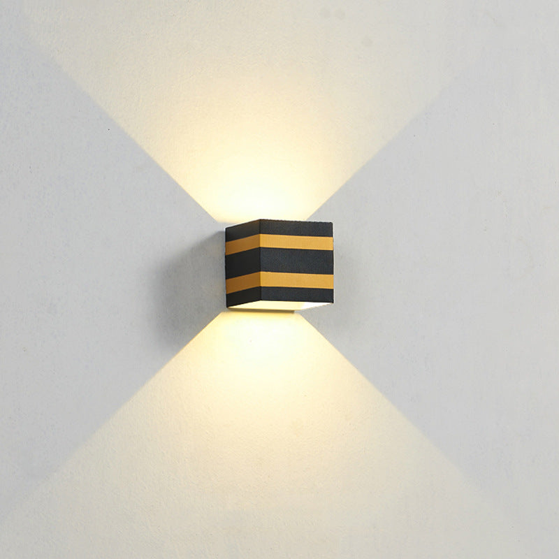 Utendørs minimalistisk firkantet kube aluminiums vanntett LED vegglampe | Luvikno
