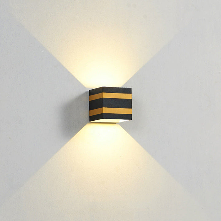 Utendørs minimalistisk firkantet kube aluminiums vanntett LED vegglampe | Luvikno