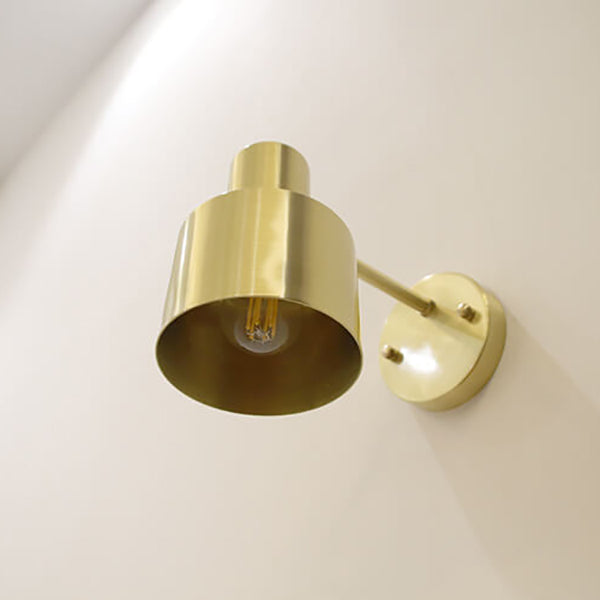 Moderne Gullvegglampe - Minimalistisk Metalldesign for Luksuriøse Interiører | Luvikno