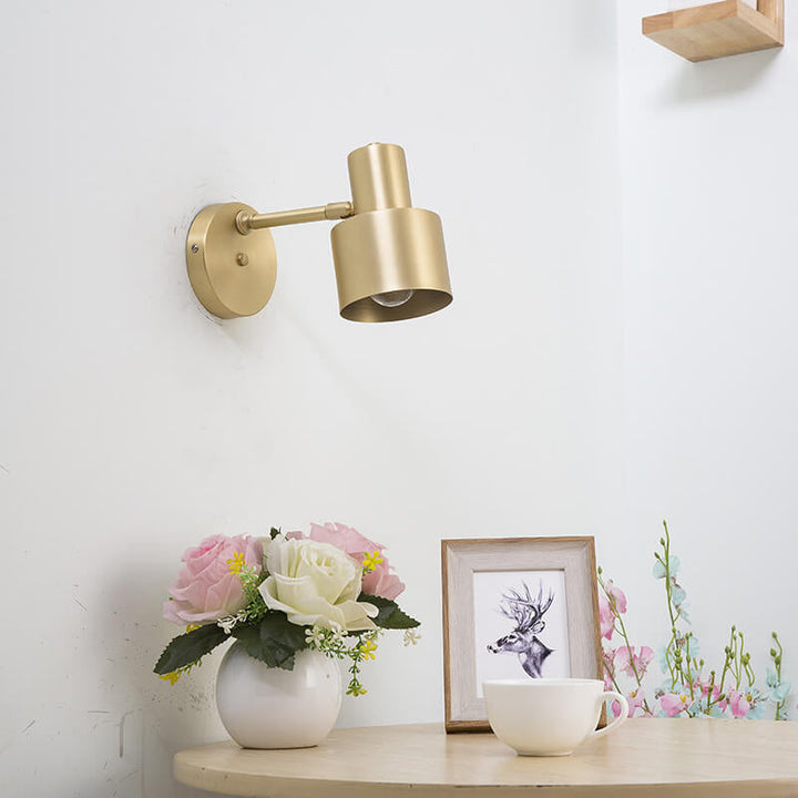 Moderne Gullvegglampe - Minimalistisk Metalldesign for Luksuriøse Interiører | Luvikno