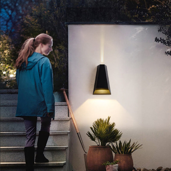 Moderne Kreativ Trapezform Opp og Ned Opplyst LED Utendørs Vegglampe | Luvikno