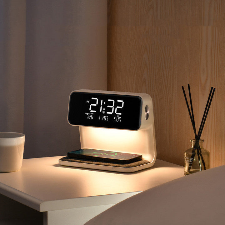 3-i-1 Nattbordlampe Lader Klokke | Luvikno