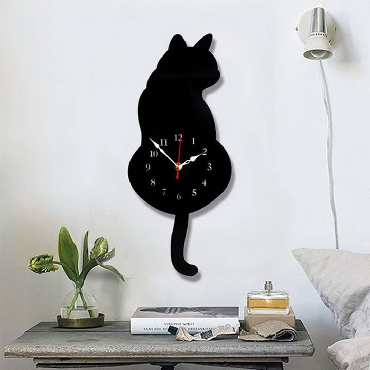 Nordic Cat Viftende Hale Veggklokke | Luvikno