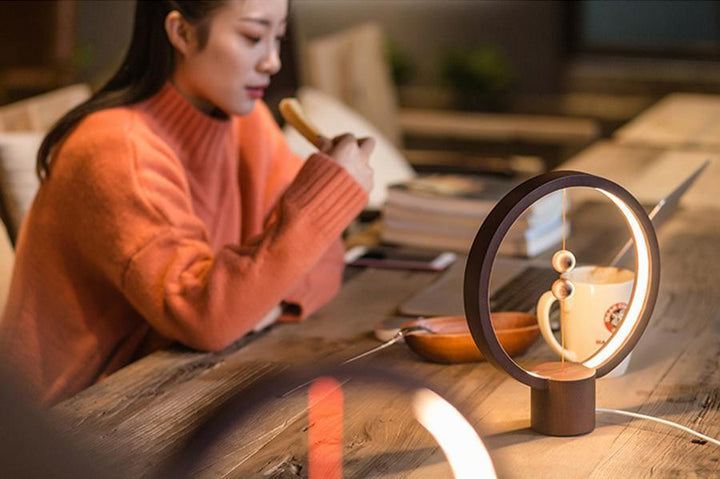 Tao - Moderne nordisk magnetisk balanse LED-lampe | Luvikno