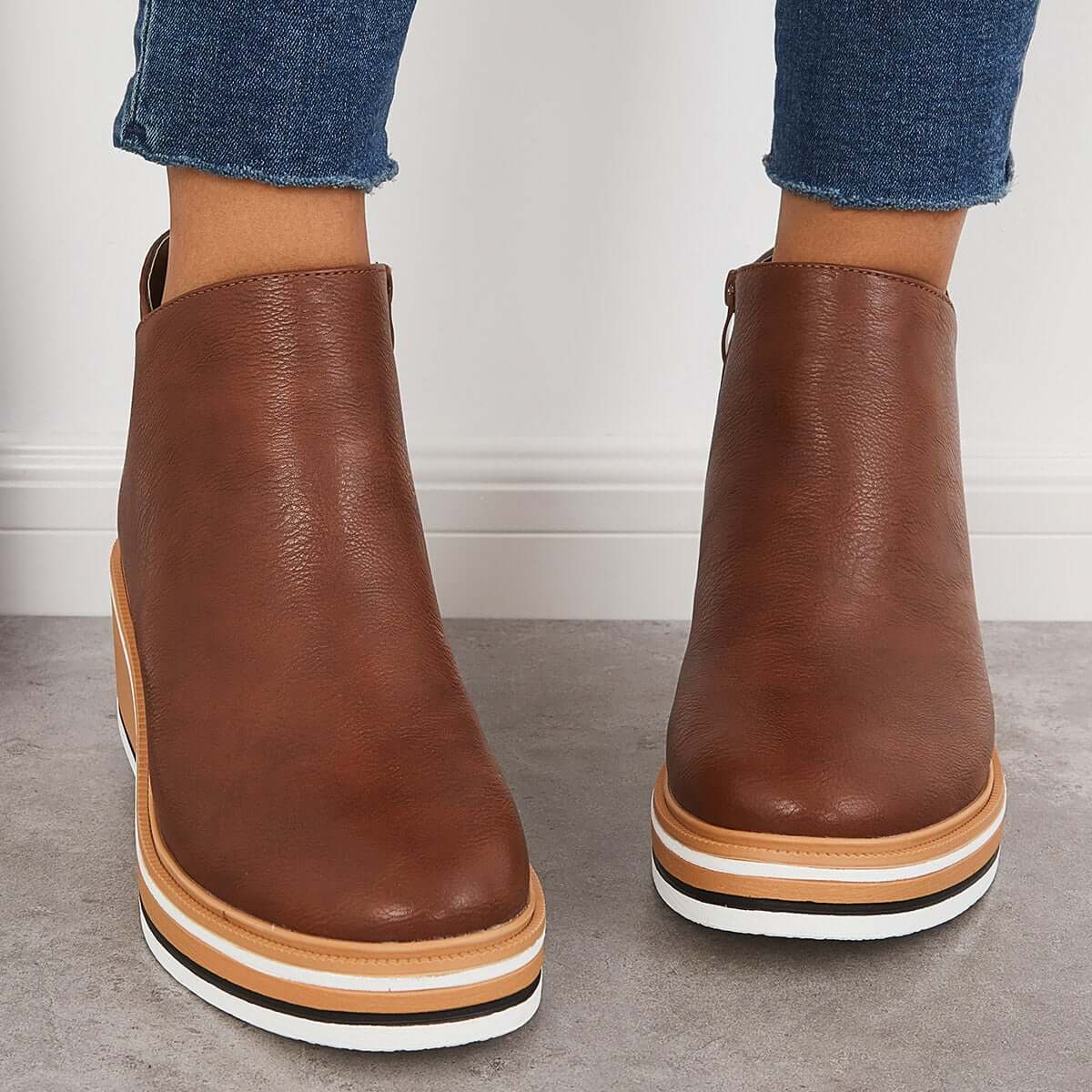 Luvik | Naisten saappaat, joissa on korko ja sivuettiremmikiinnitys