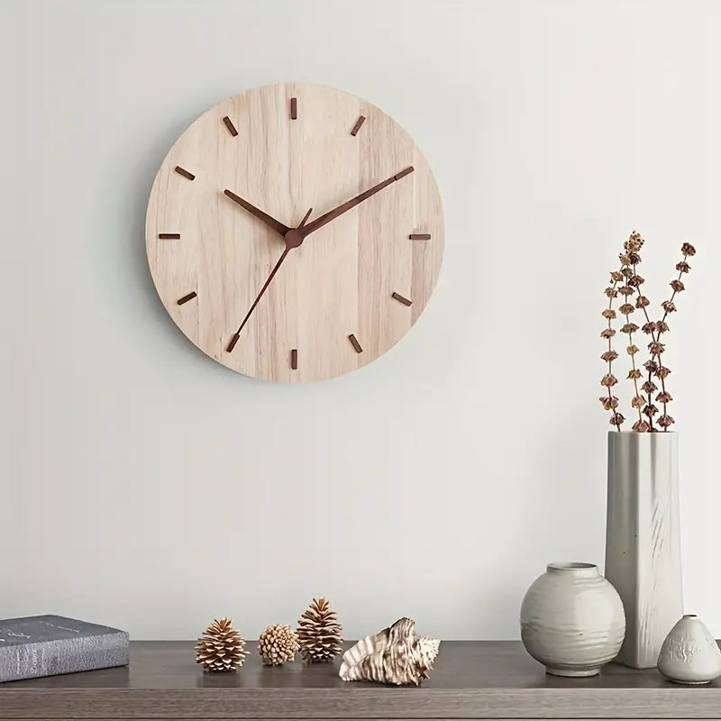 Minimalistisk estetisk veggklokke laget av tre Luvikno