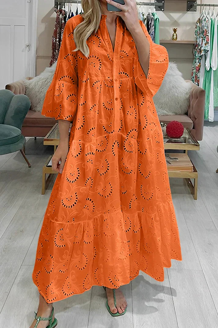 Luvik | Tyylikäs mekko, jossa on reikäpistoletteja