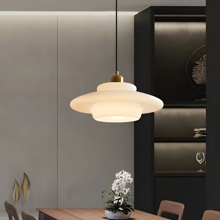 AuraBeam Light – Minimalist elfenbensfarget LED pendellampe laget av glass | Luvikno