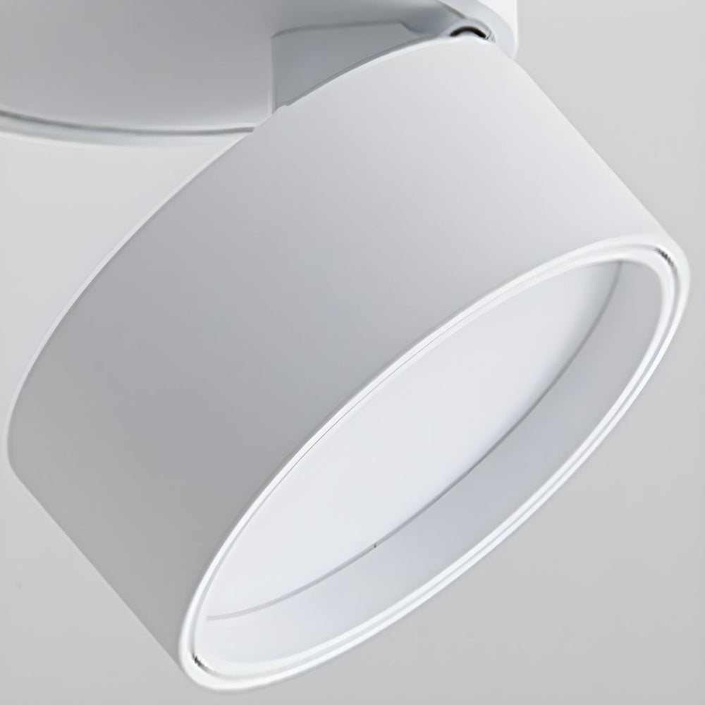 LED taklampe med justerbart spotlight-hode Luvikno