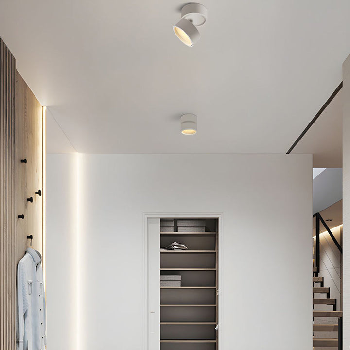 LED taklampe med justerbart spotlight-hode Luvikno