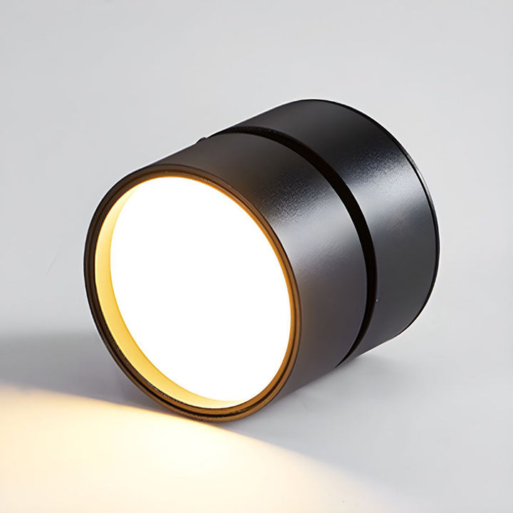 LED taklampe med justerbart spotlight-hode Luvikno
