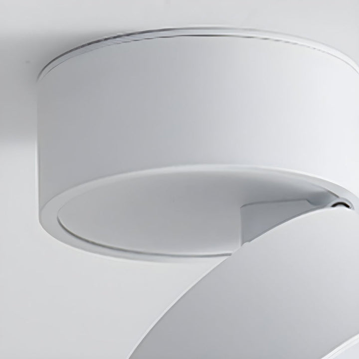 LED taklampe med justerbart spotlight-hode Luvikno