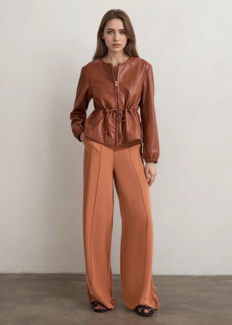 Luvik | Konjakki Keinonahkainen Vetoketjula takki, jossa Nyörivyöt