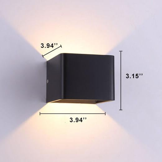 Luvikno | LuminSquare - Quadrat Mini Vegglampe laget av Aluminium