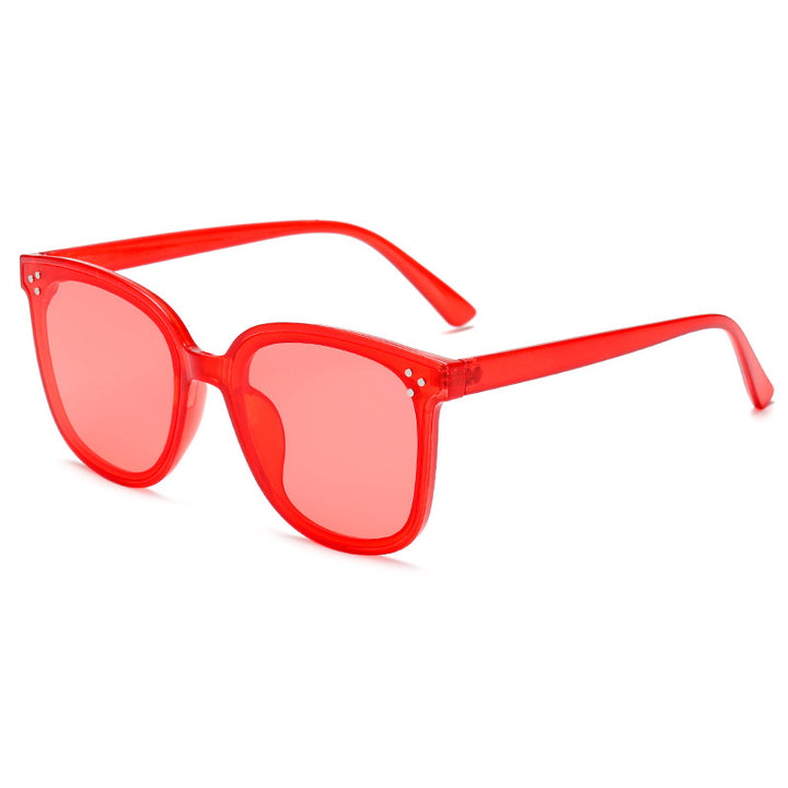 Dame solbrille i elegant design med høykvalitets UV-beskyttelseslinser Luvikno