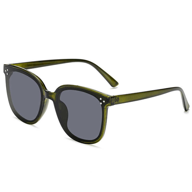 Dame solbrille i elegant design med høykvalitets UV-beskyttelseslinser Luvikno