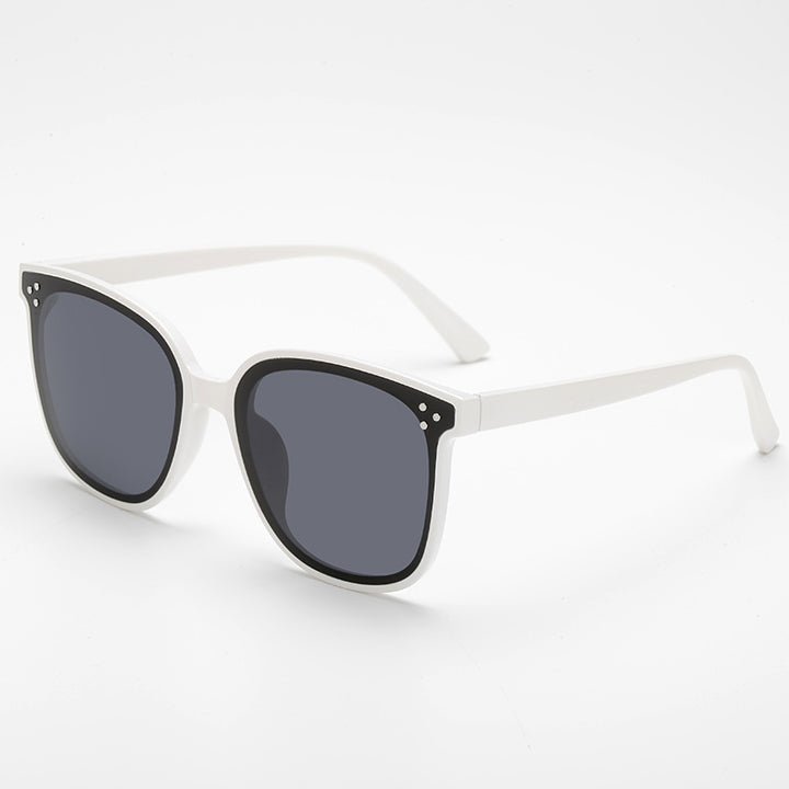 Dame solbrille i elegant design med høykvalitets UV-beskyttelseslinser Luvikno