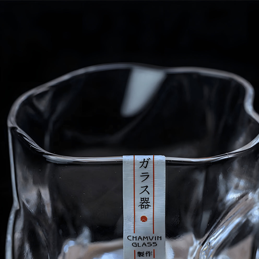 Whiskeyglass i Edo Kiriko stil – Håndskåret med unik krøll design | Luvikno