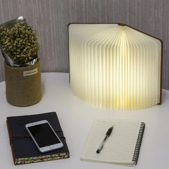 Luvikno | BookGlow LED Boklys - Stilfull belysning med en kreativ vri