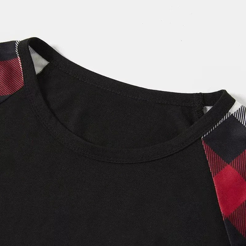 Luvik | Joulupukki-printtimallin rento pitkähihainen collegepaita, kontrastitoppit sekä punaiset ja mustat ja valkoiset ruudulliset housut, perhesovittava pyjamapaketti, jossa on lemmikin bandana