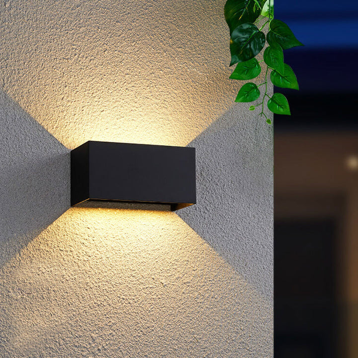 Moderne Utendørs Vannavstøtende Rektangulær LED Opp og Ned Belyst Utendørs Vegglampe | Luvikno