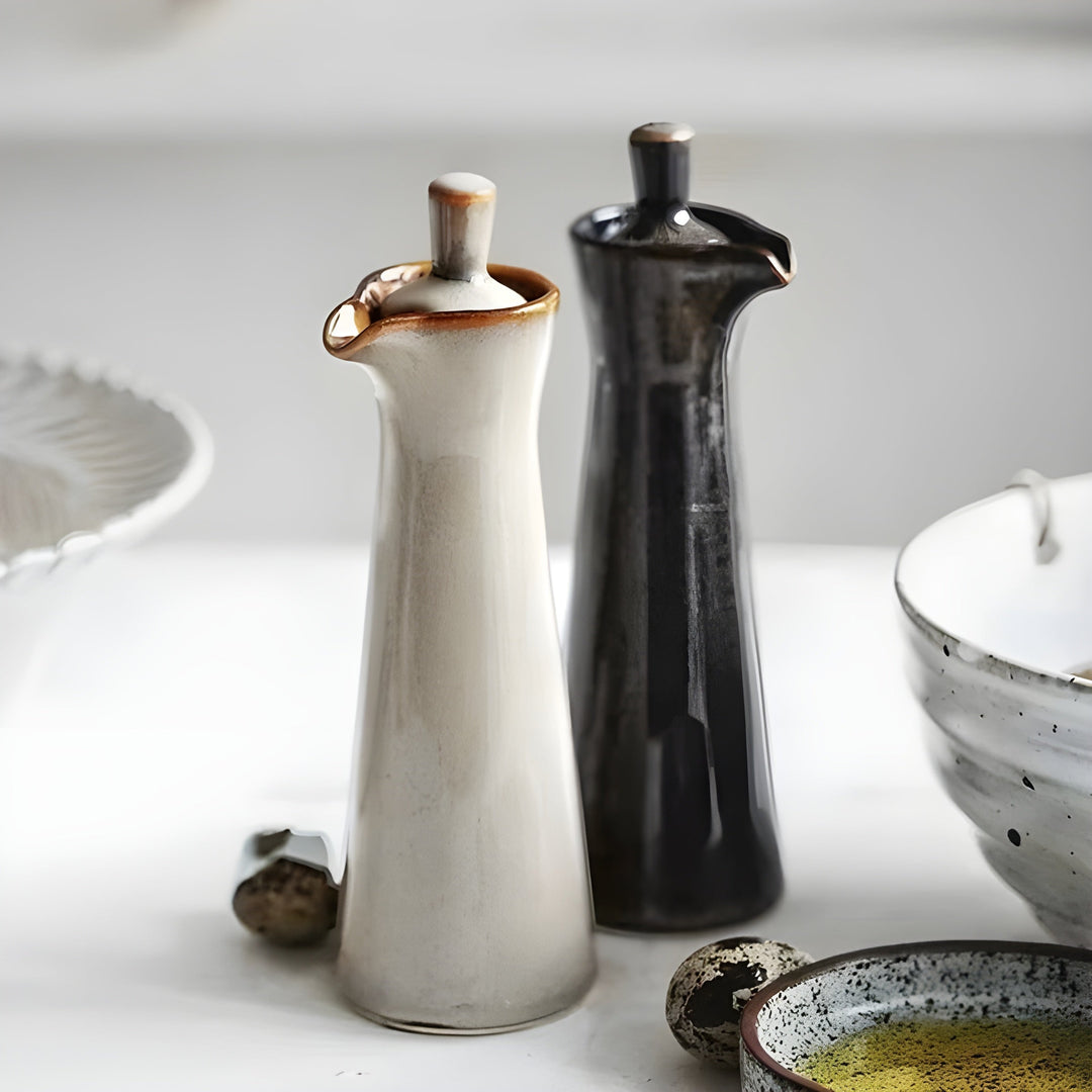 Olje- og krydderflaske laget av keramikk – Stilig og aroma-bevarende | Perfekt for kjøkken og spisebord | Luvikno