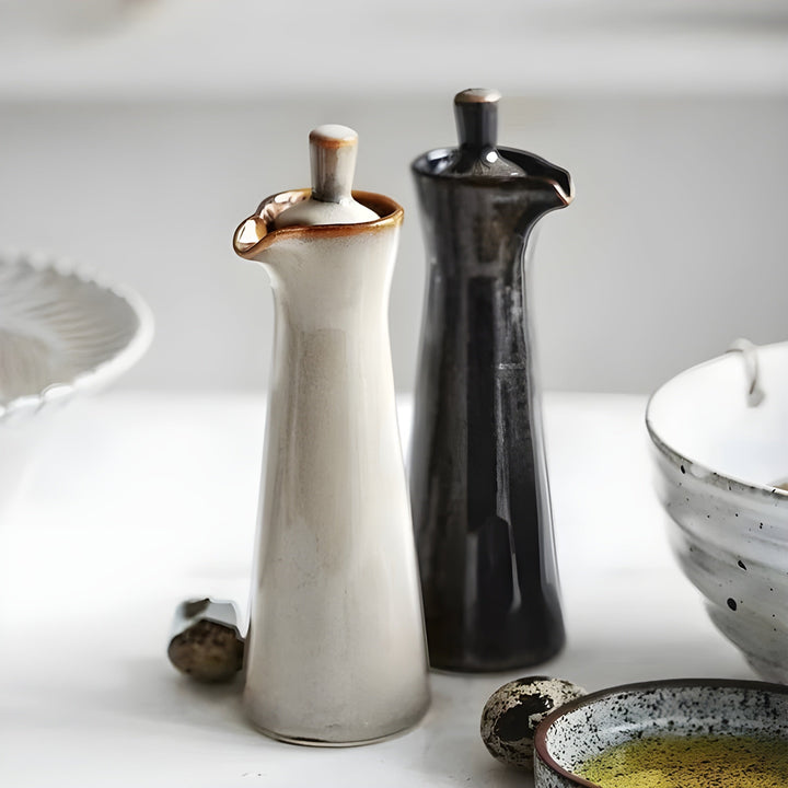 Olje- og krydderflaske laget av keramikk – Stilig og aroma-bevarende | Perfekt for kjøkken og spisebord | Luvikno