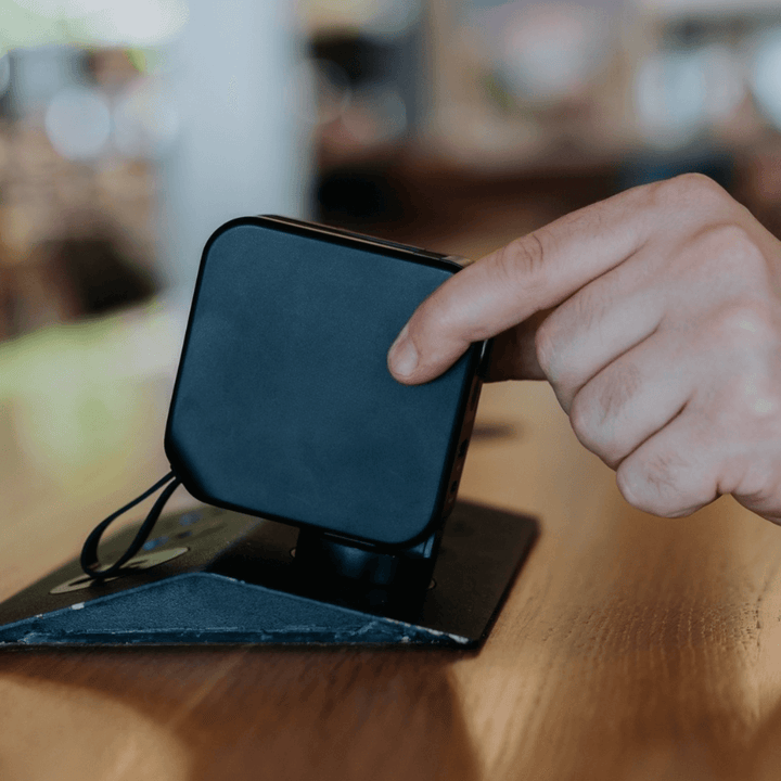 PowerGo Pro – Trådløs Hurtiglading Power Bank | Luvikno