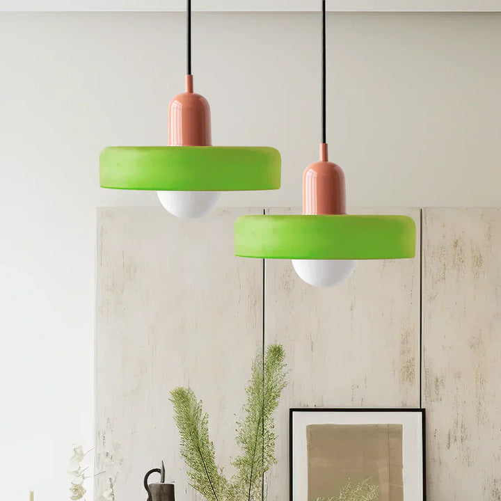 Skandinavisk Pendellampe for Stue og Spisestue – Minimalistisk Design med Justerbar Høyde – Glass | Luvikno